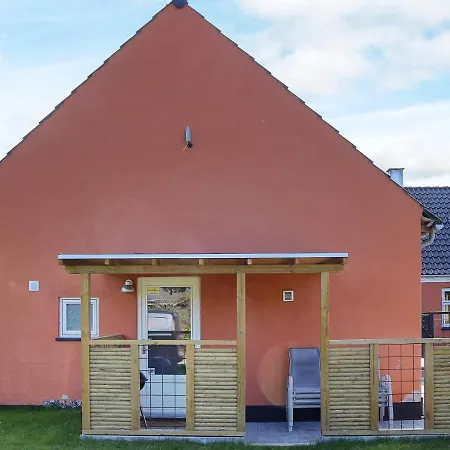 Apartment 6 Person In